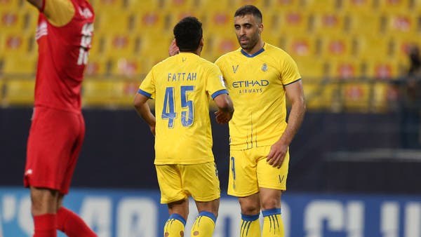 حمدالله يتألق ويقود النصر إلى تجاوز فولاذ