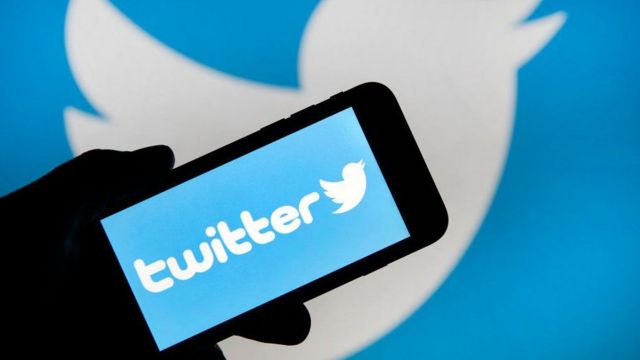 فيروس كورونا: الحكومة الهندية تأمر تويتر بإزالة تغريدات تنتقد تعاملها مع الوباء
