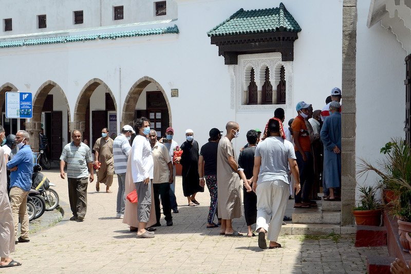 مفكر مغربي ينادي بفرض ضريبة على المساجد