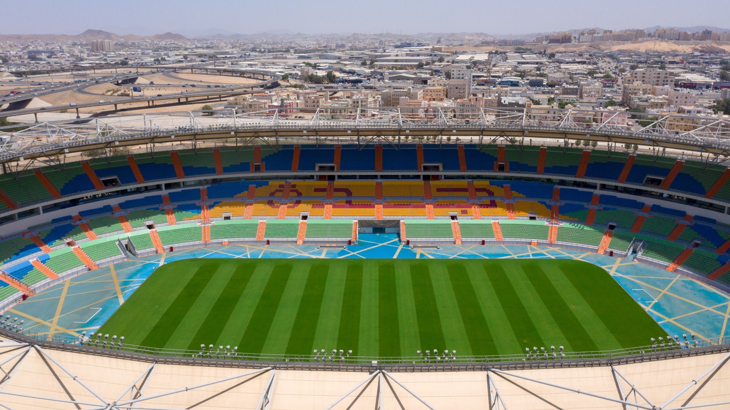 وزير الرياضة يكشف موعد استضافة ملعب الأمير عبدالله الفيصل للمباريات
