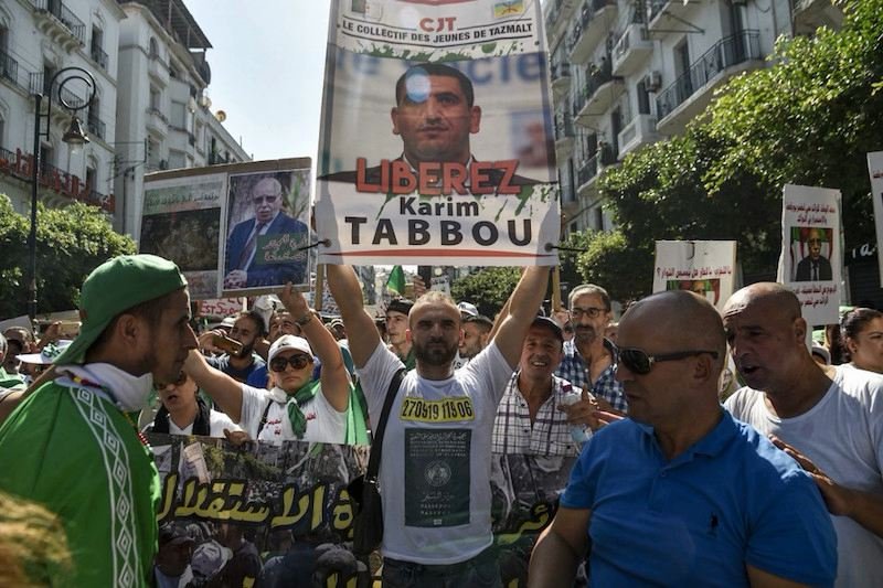 الجزائر تلجأ إلى التهديد و”فزاعة المؤامرة” في أوج الأزمات الاجتماعية