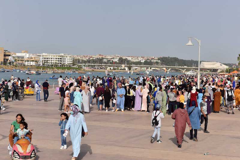 المغاربة يستقبلون الصيف بحرية إضافية ويُمنون استمرار الانفراج الوبائي‬