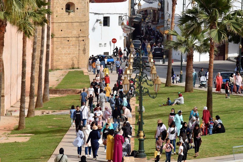 المغرب يبدأ تخفيف “قيود كورونا” في انتظار الإعلان عن قرارات رسمية