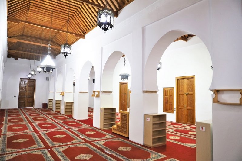 المغرب يمنع صلاة العيد في المساجد والمصليات