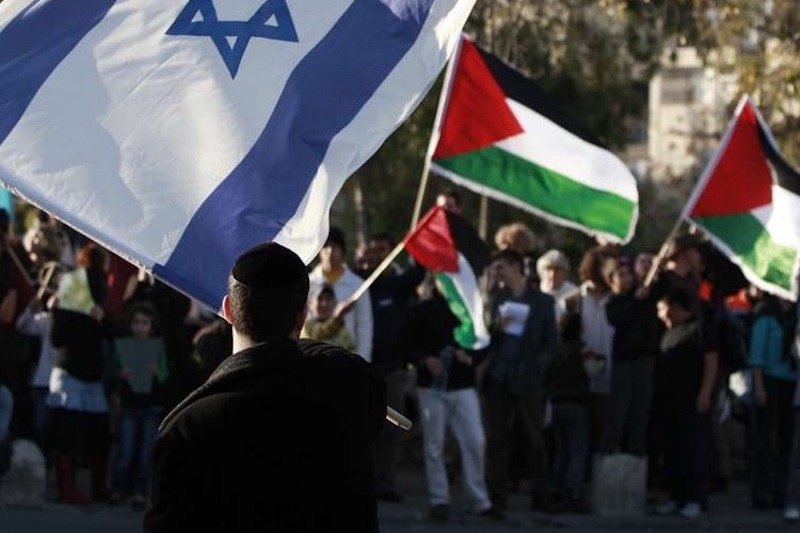 الواسيني: هؤلاء “متطرفون” يمتلكون مفاتيح حل الصراع العربي الإسرائيلي