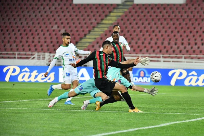 “كلاسيكو المغرب” .. الأرقام تُشعل مواجهة الرجاء الرياضي والجيش الملكي