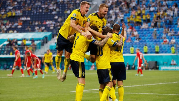 السويد تتصدر بثلاثية وتقصي بولندا خارج كأس أوروبا