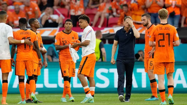 دي بور يستقيل من تدريب هولندا بعد الفشل الأوروبي