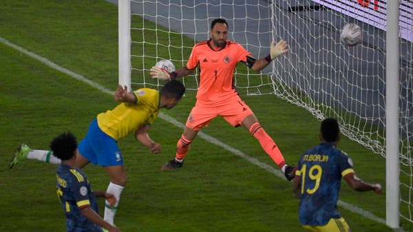 رأسية كاسيميرو تؤهل البرازيل وتعقد حظوظ كولومبيا في فوز “مثير للجدل”