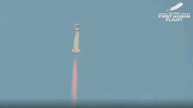 جيف بيزوس: انطلاق الملياردير إلى الفضاء على متن سفينته الخاصة نيو شيبرد
