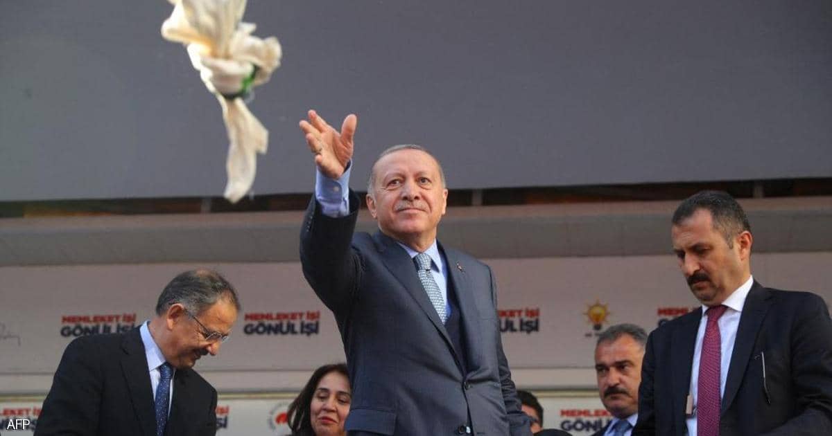 فيديو لـ”واقعة شاي جديدة”.. أردوغان يثير الغضب في مسقط رأسه