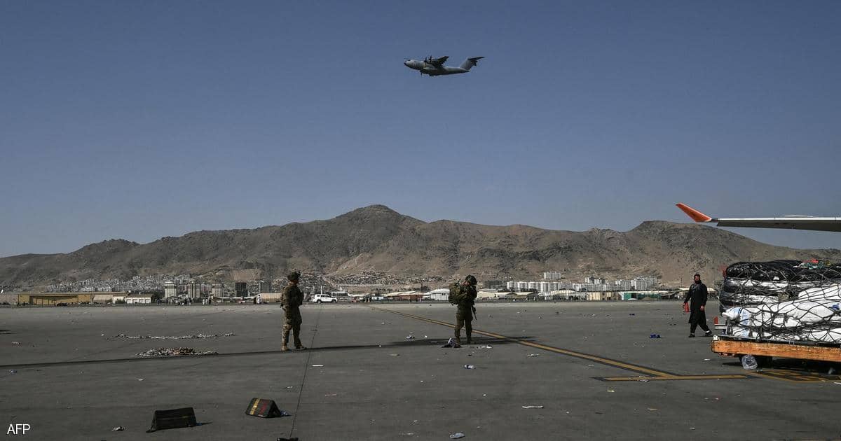 أوزبكستان “تجبر” عشرات الطائرات الأفغانية على الهبوط