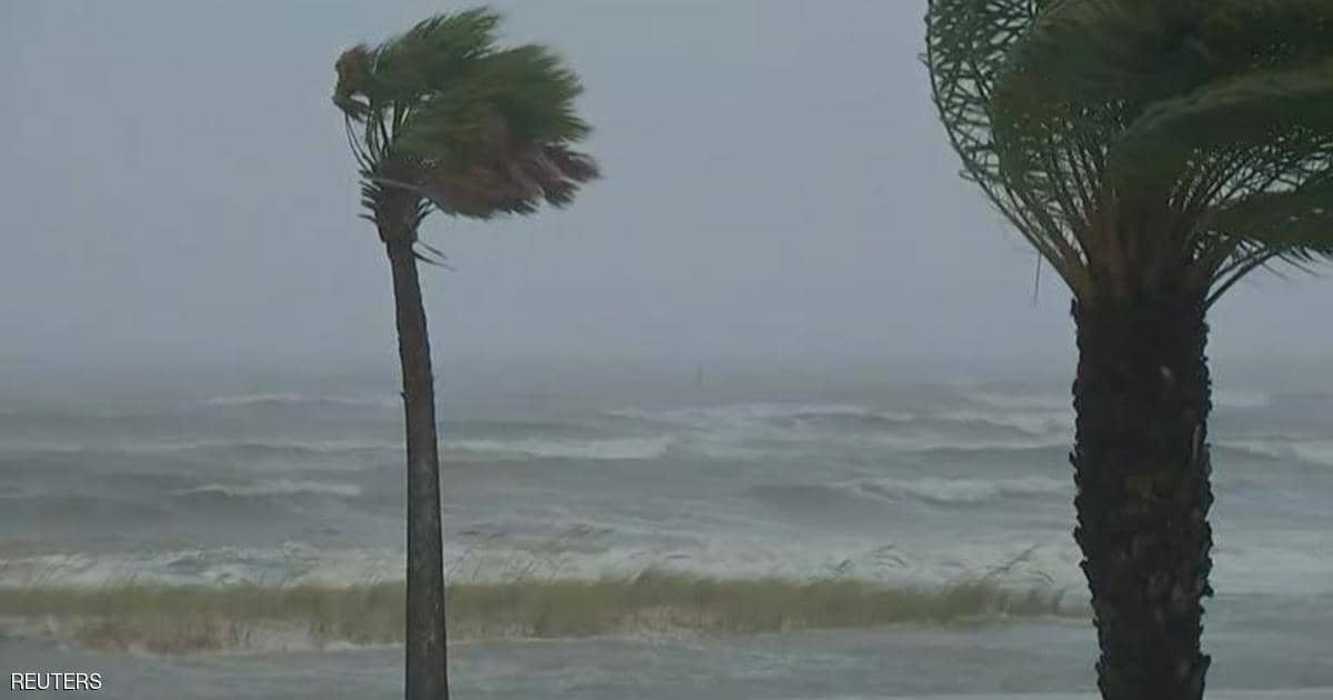 الإعصار إيدا يضرب لويزيانا ويقطع الكهرباء في نيو أورليانز