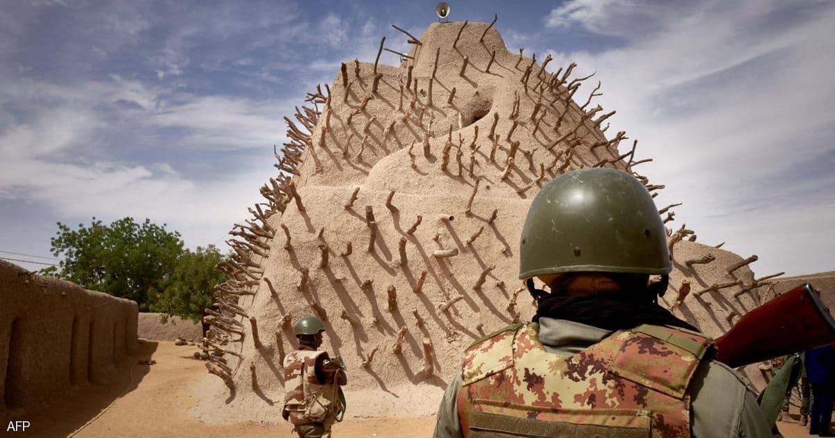 سلب ونهب وحرق.. مقتل عشرات المدنيين في هجمات إرهابية بمالي