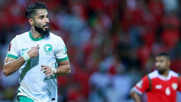 المنتخب السعودي يهزم عمان في عقر دارها