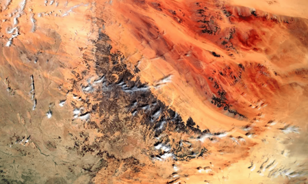 رائد فضاء يلتقط صورة مهيبة لـ”حافة الأرض” المخيفة..صور