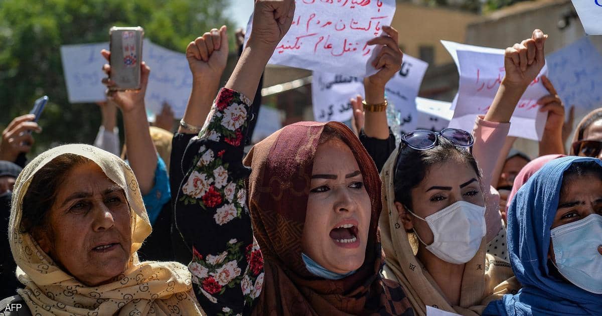 سفير أفغاني: طالبان نكثت وعودها تجاه المرأة وترتكب فظائع
