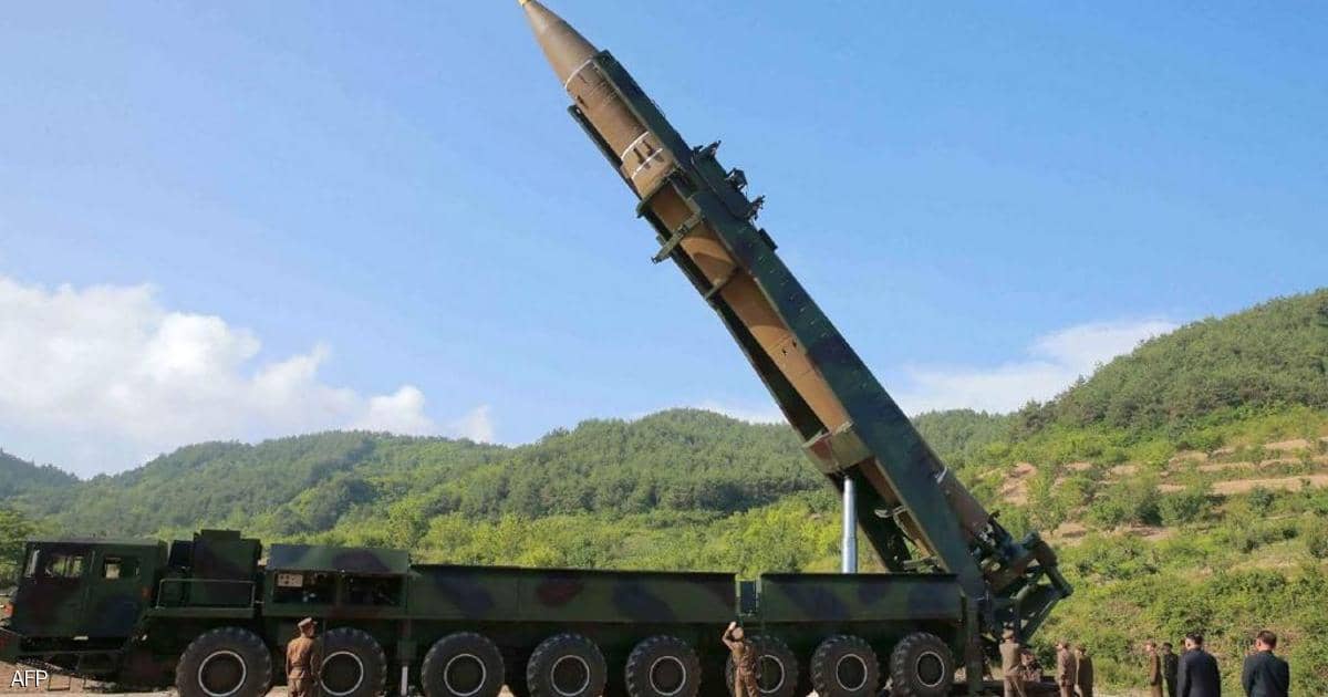 كوريا الشمالية تختبر إطلاق صواريخ بعيدة المدى