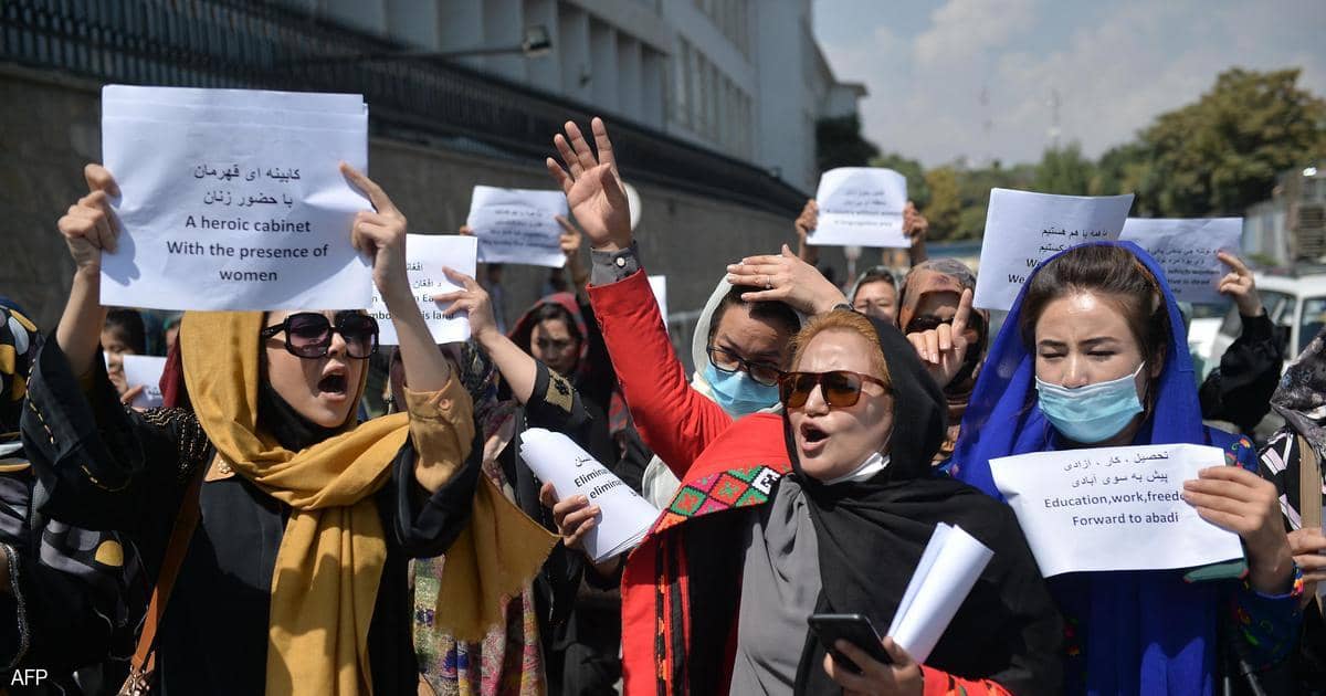 مظاهرة لدعم حق المرأة في كابول تنتهي بالرصاص و”الدموع”