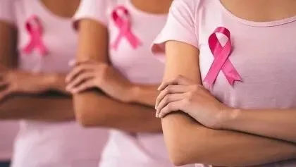 أكتوبر الوردي.. لماذا ارتبط الشريط الوردي بمكافحة سرطان الثدي؟