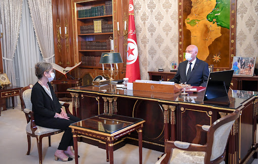 الرئيس التونسي يعين الحكومة الجديدة رسمياً برئاسة نجلاء بودن