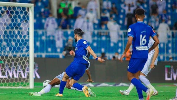 الهلال يسيطر أمام الأهلي في دوري المحترفين