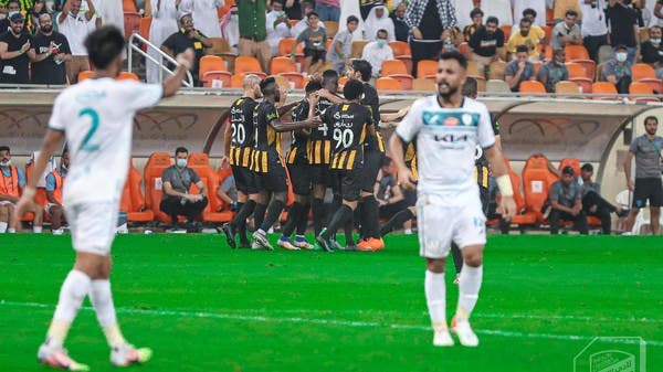 بثلاثية نظيفة.. الاتحاد يعبر الفتح ويستعيد صدارة الدوري