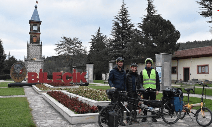 زوجان فرنسيان يتجولان في تركيا بدراجة هوائية