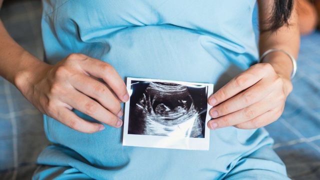 سقوط الحمل: هيئة صحية بريطانية توصى باستخدام هرمون البروجيسترون لمنع الإجهاض التلقائي