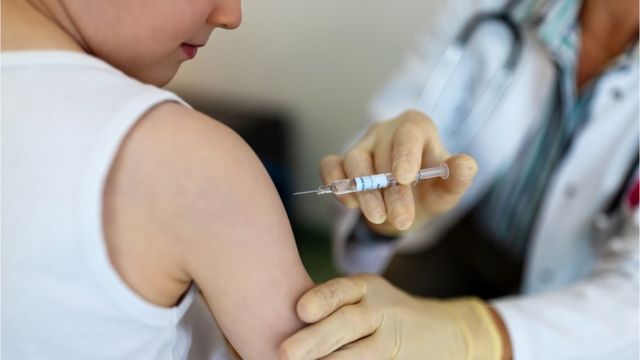 فيروس كورونا: الولايات المتحدة تشرع في إعطاء لقاح فايزر للأطفال قريباً