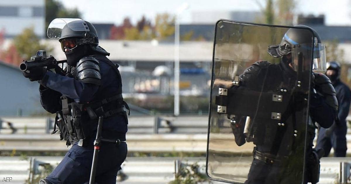 هجوم مسلح على شرطي بفرنسا.. و”تحييد” المهاجم
