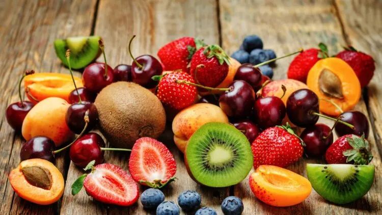هل تناول الفاكهة على معدة فارغة يشفي من السرطان؟