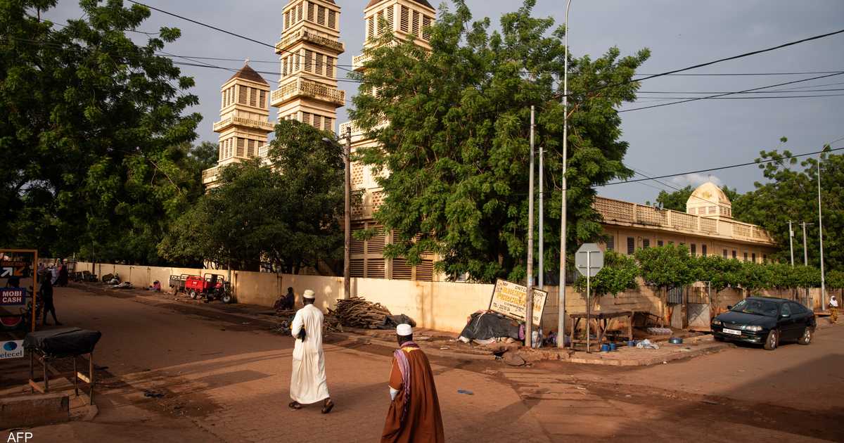 عشية قمة “إيكواس”.. مالي تطلق “حوارا وطنيا” خشية العقوبات