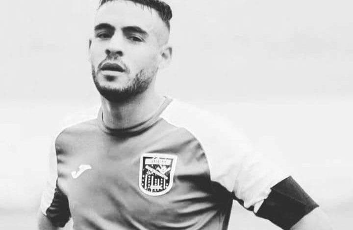 وفاة لاعب جزائري إثر سكتة قلبية في الملعب