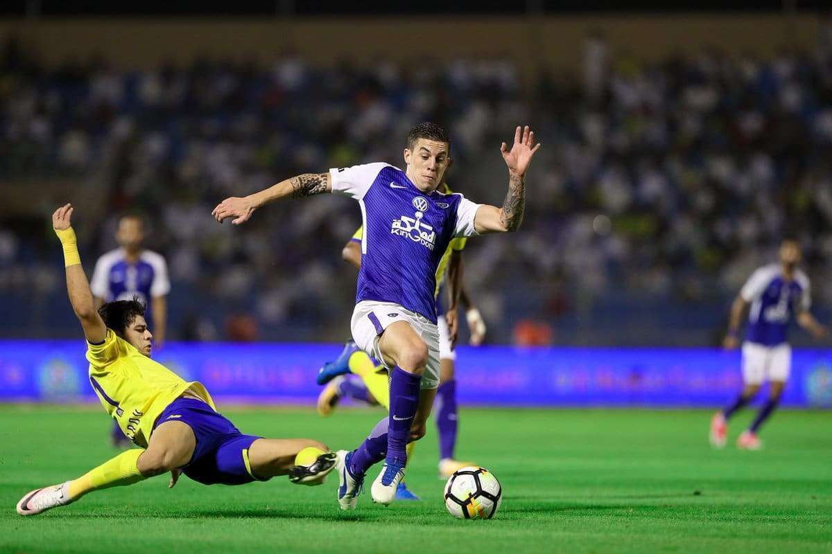 يتعثر الهلال.. فيداوي جراحه بمباراة النصر