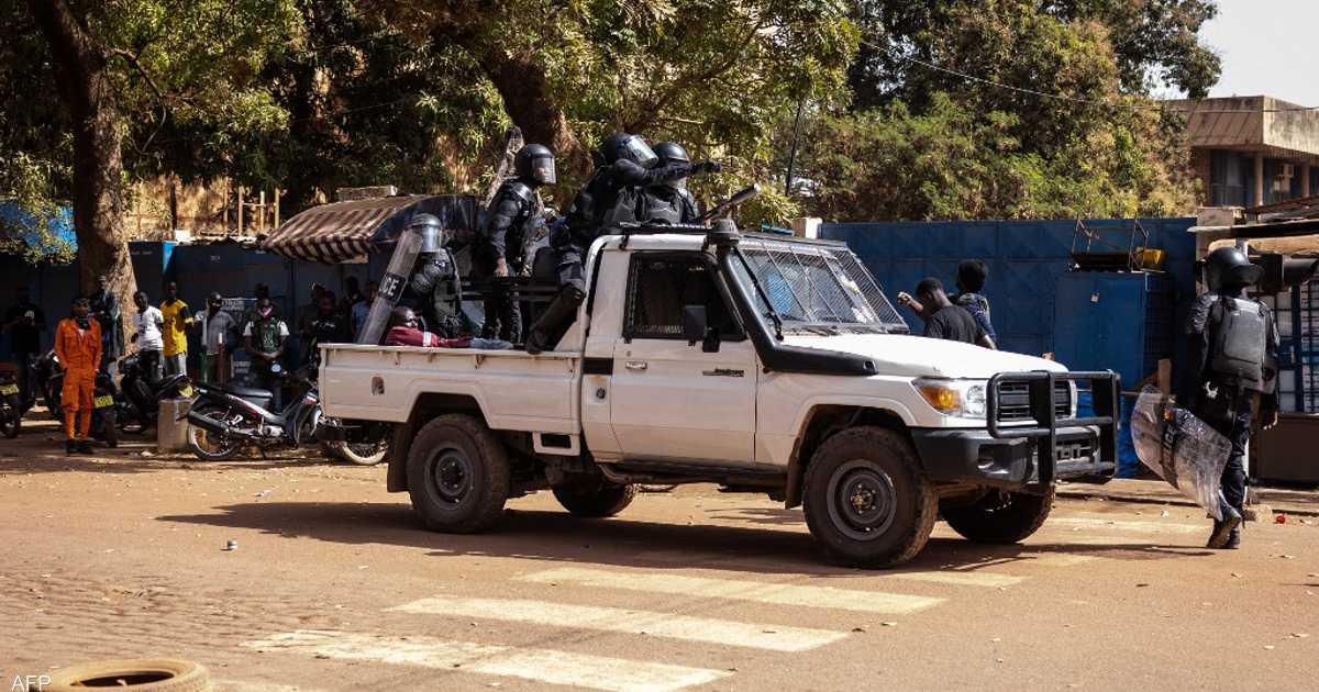 بوركينا فاسو.. أنباء عن انقلاب للجيش والحكومة تنفي