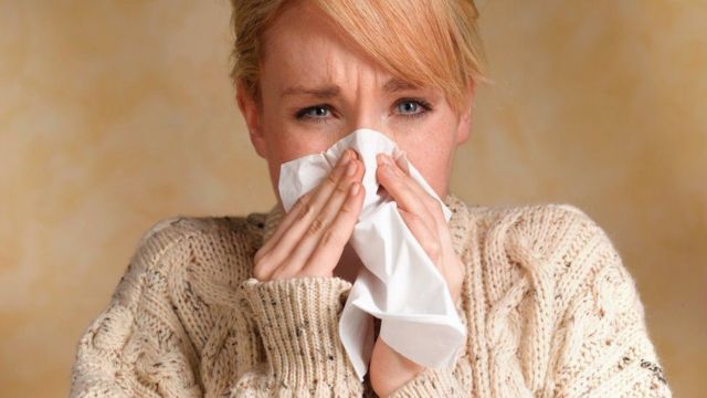 فيروس كورونا: الإصابة بنزلات البرد قد توفر بعض الحماية من كوفيد – 19
