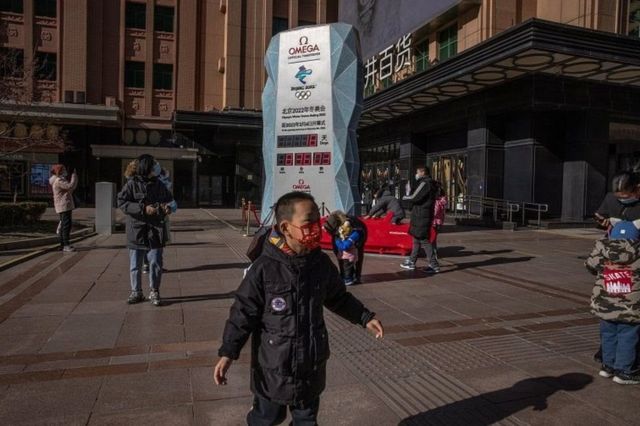 فيروس كورونا: بكين تحث سكانها على عدم استلام طرود من خارج البلاد