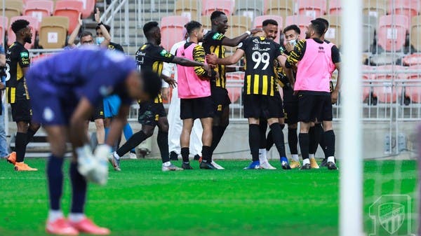 اتحاد جدة يمزق شباك النصر ويبتعد بالصدارة