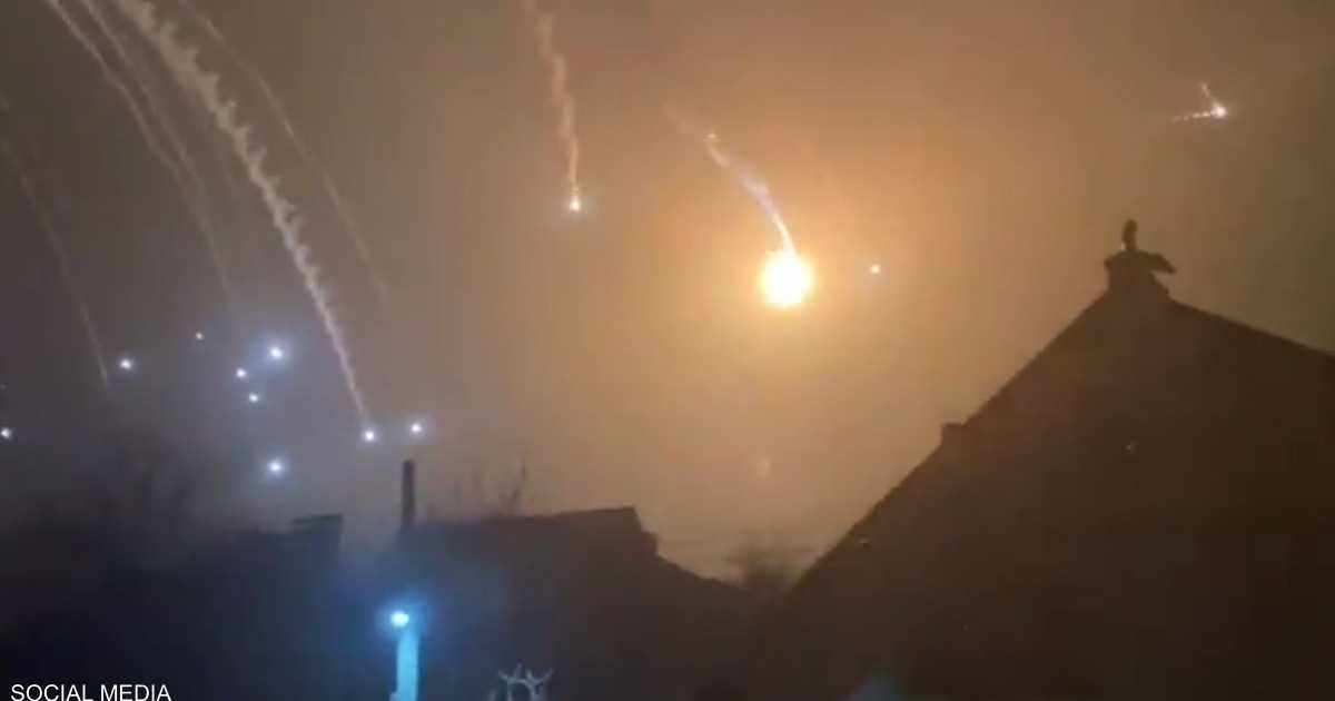 انفجارات وحريق في كييف.. وفيديو يرصد إسقاط جسم “مجهول”