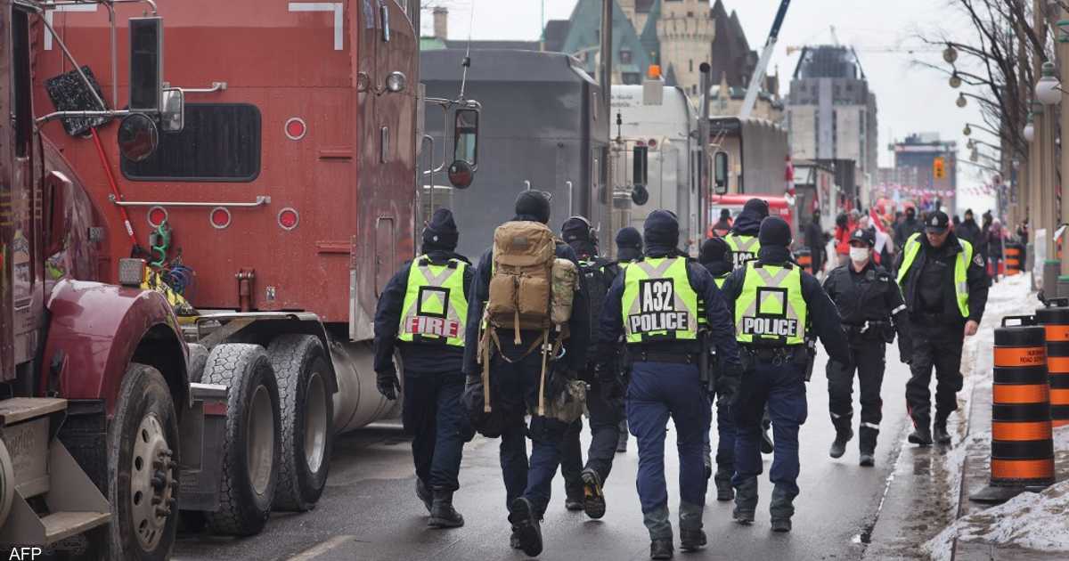 كندا.. شرطة أوتاوا تستعد لمواجهة سائقي الشاحنات المحتجين