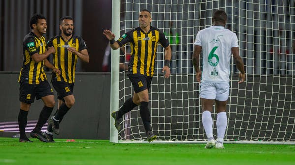 “هاتريك” حمدالله يحسم ديربي جدة للاتحاد ويبعده في الصدارة