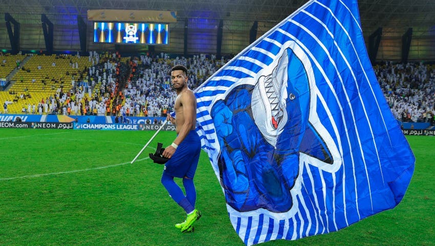 البليهي متوجه لغرس علم الهلال وسط المعلب