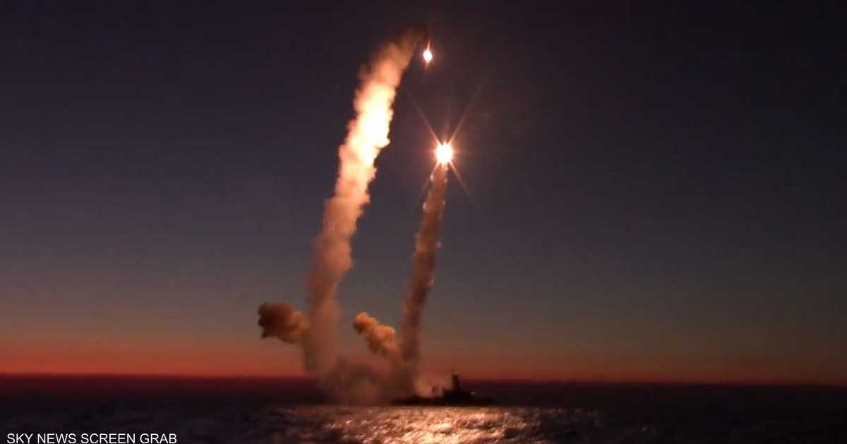 بالفيديو .. صواريخ روسية تنطلق من قلب البحر صوب أوكرانيا