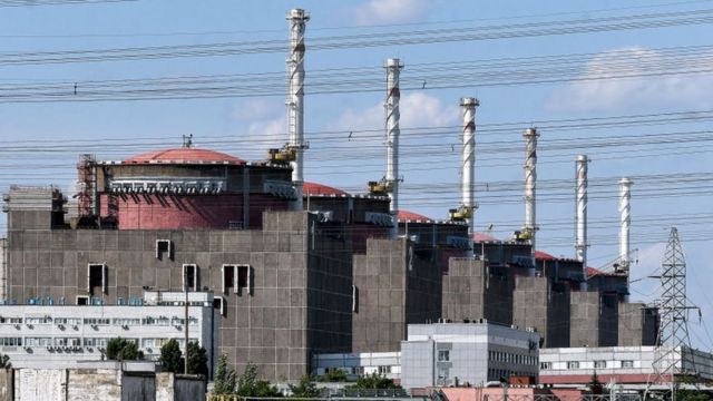 روسيا وأوكرانيا: ما مدى خطورة الهجوم على محطة طاقة نووية؟