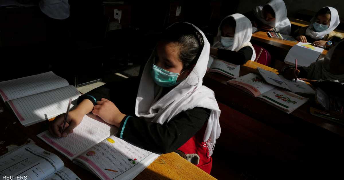 على طريقته.. البنك الدولي يرد على قرار طالبان بشأن الفتيات