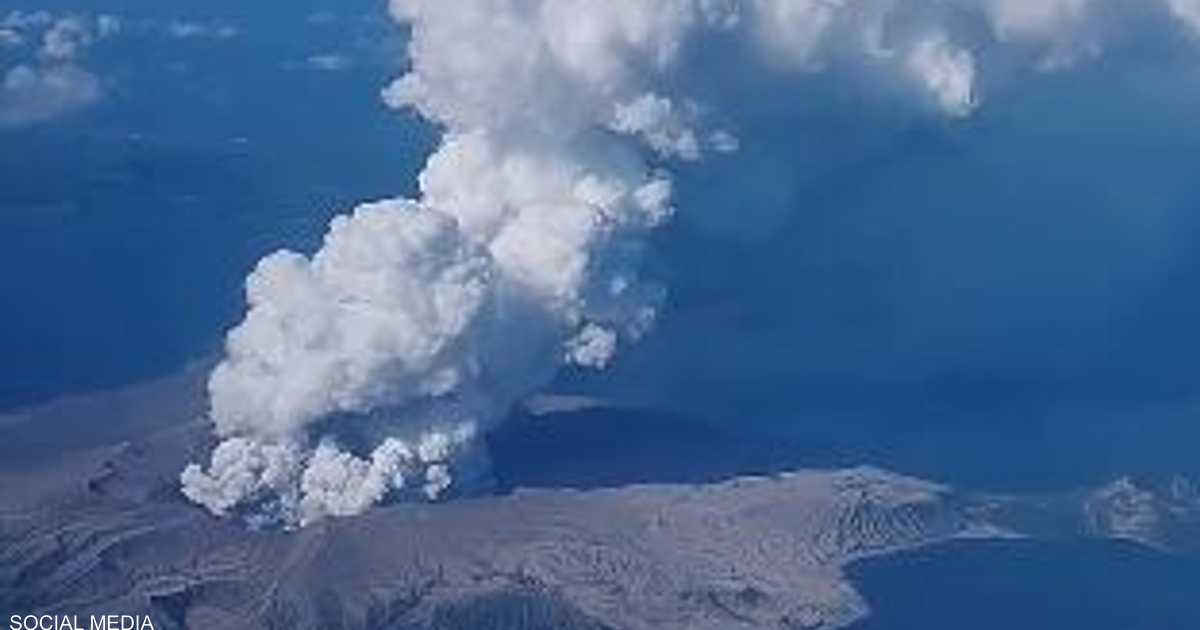 فيديو يرصد ثوران بركان في الفلبين.. تحذير من تسونامي