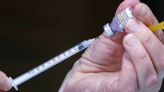 فيروس كورونا: دراسة أمريكية تثبت أن لقاحي “فايزر” و”موديرنا” لا علاقة بحالات الوفاة بعد التطعيم