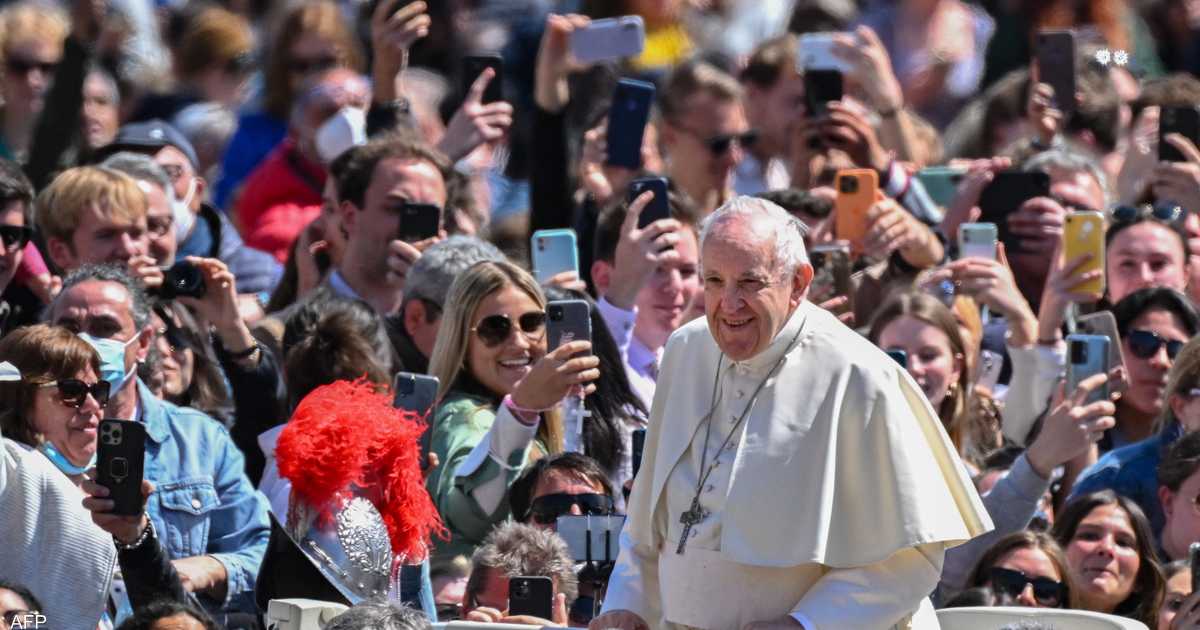 البابا يدعو إلى حرية الدخول إلى الأماكن المقدسة بالقدس