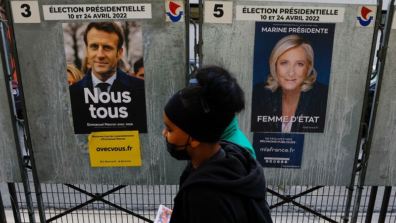 الفرنسيون يتوجهون إلى مراكز الاقتراع